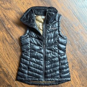 Womens XS Joy Peak Vest Black Puffer Insulated wore once! (HU)